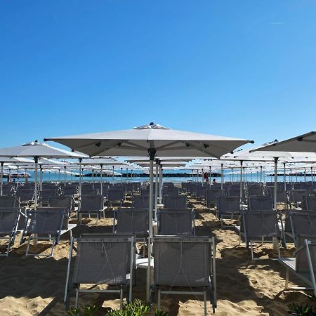 Hotel Flying Pesaro Exterior foto