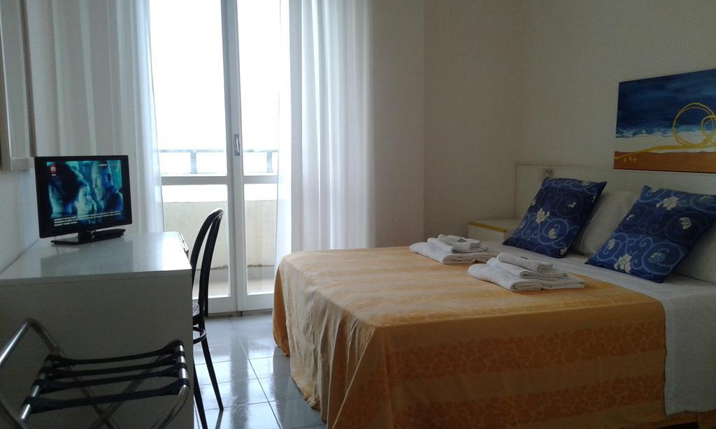 Hotel Flying Pesaro Exterior foto